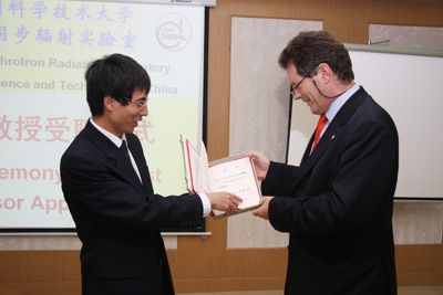 <a href='/2014/0917/c41788a740341/page.htm' target='_blank' title='[复制]德国埃尔兰根-纽伦堡大学副校长Steinrück教授来我室进行学术交流'>[复制]德国埃尔兰根-纽伦堡大学副校长Steinrück教授来我室进行学术交流</a>