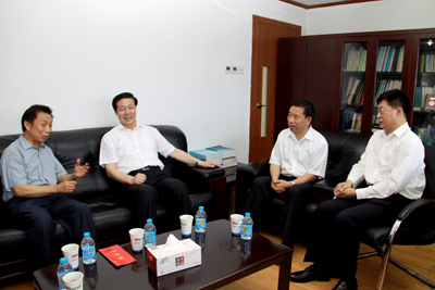 <a href='/2014/0917/c41788a740264/page.htm' target='_blank' title='安徽省委书记张宝顺看望何多慧院士'>安徽省委书记张宝顺看望何多慧院士</a>