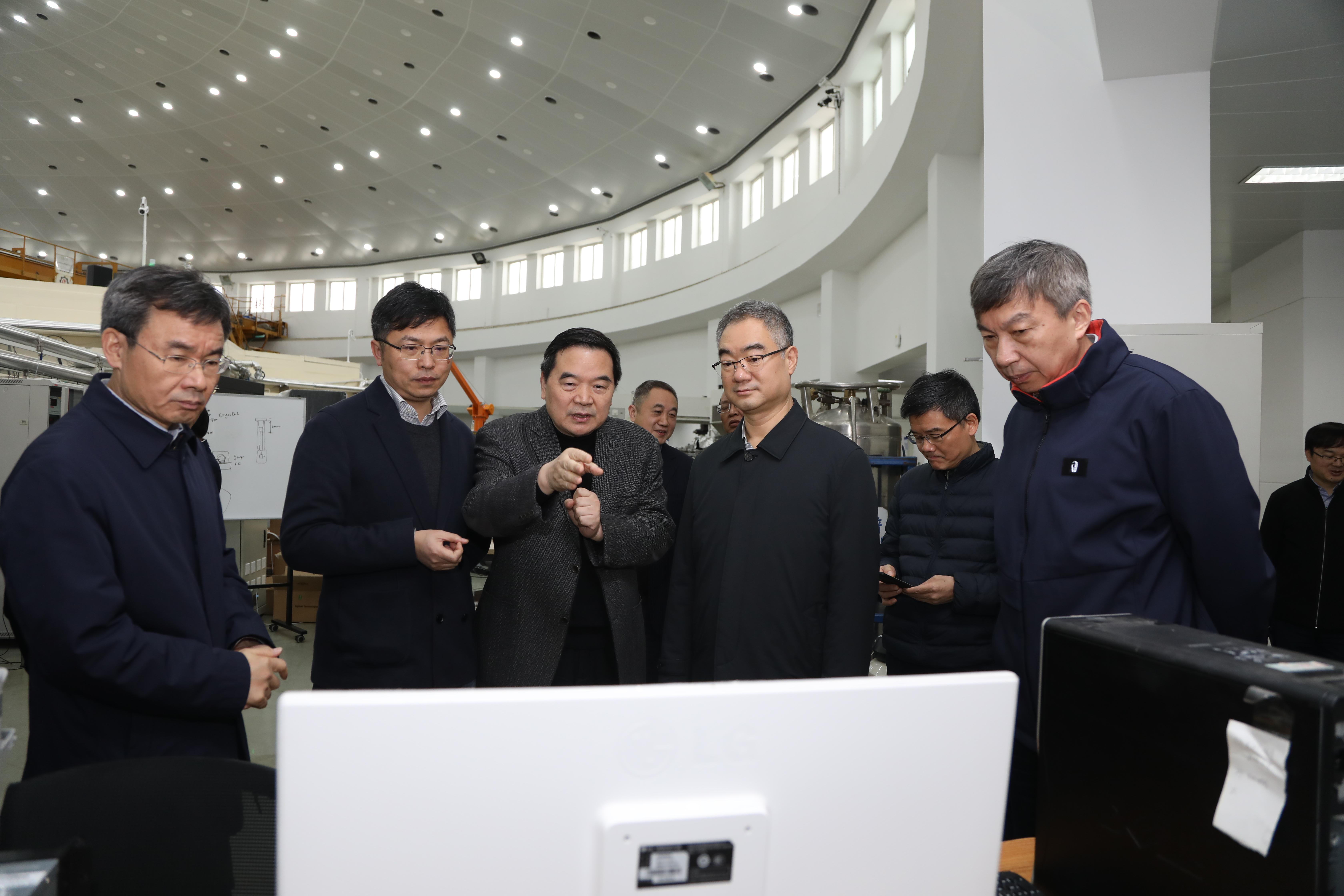 <a href='http://news.ustc.edu.cn/info/1055/74502.htm' target='_blank' title='安徽省省长王清宪来我室调研'>安徽省省长王清宪来我室调研</a>
