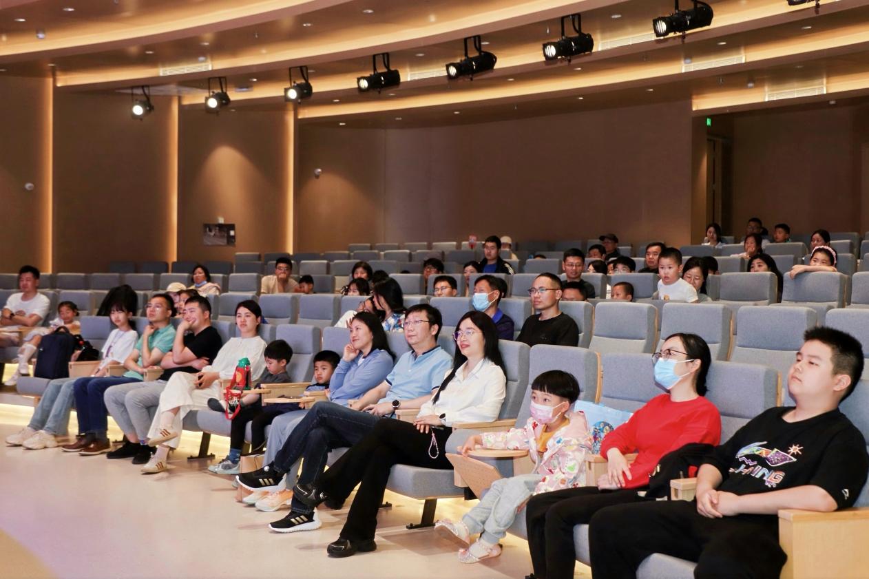 <a href='/2025/0422/c41788a739963/page.htm' target='_blank' title='探秘先进光源 点亮科普之光  ——“永不落幕的科普月”2025年度第三期活动成功举办'>探秘先进光源 点亮科普之光  ——“永不落幕的科普月”2025年度第三期活动成...</a>