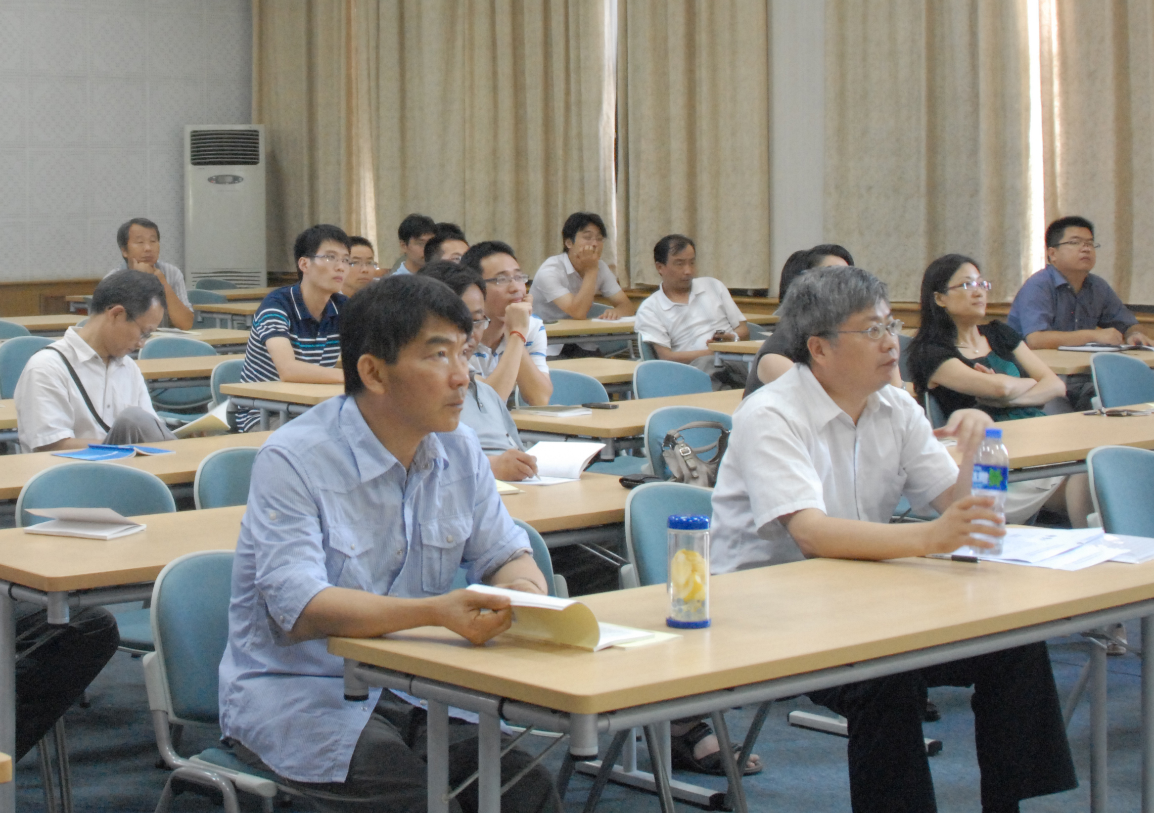 <a href='/2014/0917/c41788a740237/page.htm' target='_blank' title='国家同步辐射实验室及核科学技术学院召开深入开展党的群众路线教育实践活动传达学习暨动员大会'>国家同步辐射实验室及核科学技术学院召开深入开展党的群众路线教育实践活动...</a>